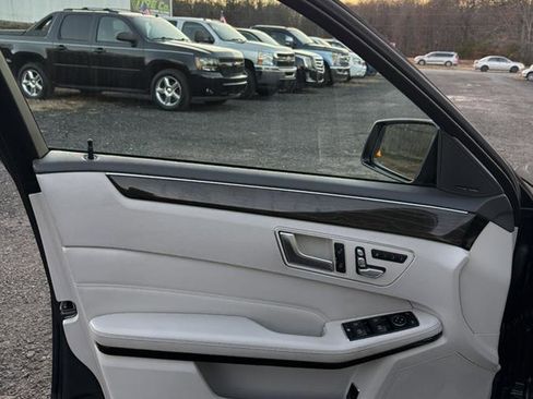 Used 2014 Mercedes-Benz E 350 Sedan image 10