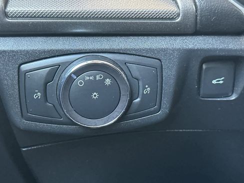 Used 2020 Ford Fusion SE image 29