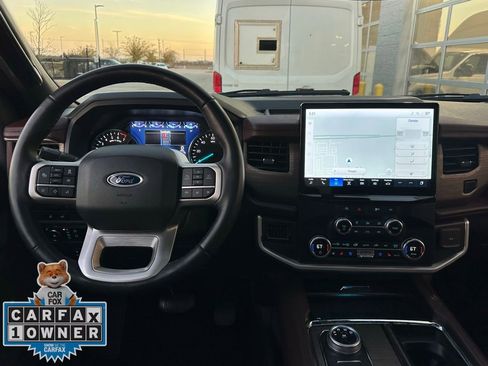 Used 2024 Ford Expedition Limited image 6
