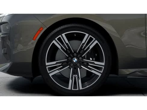 New 2026 BMW 740i RWD image 7