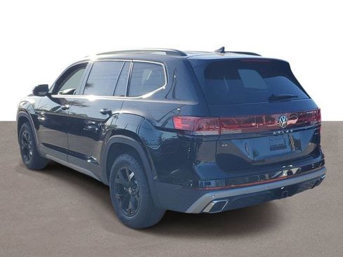 New 2026 Volkswagen Atlas Peak Edition AWD/4WD image 3