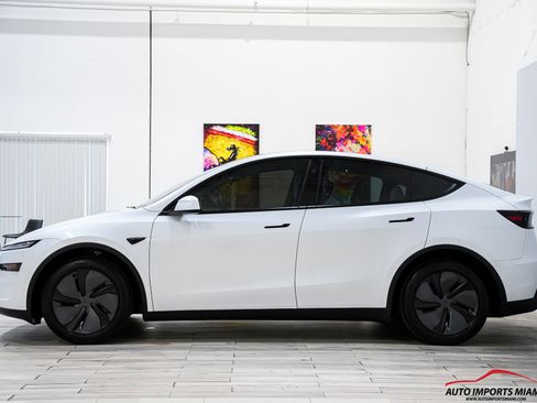 Used 2026 Tesla Model Y Long Range RWD image 13