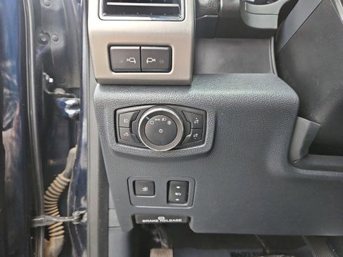 Used 2022 Ford F250 Platinum image 14