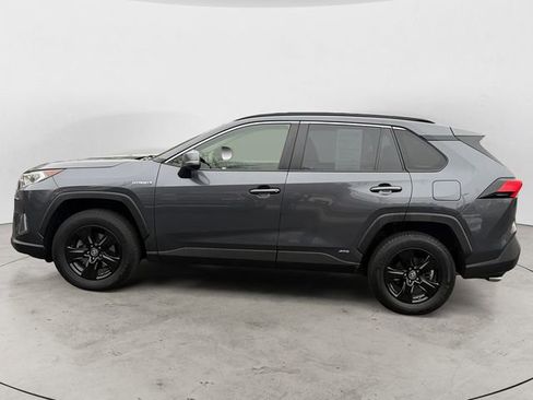 Used 2020 Toyota RAV4 XLE w/ Convenience Package image 2