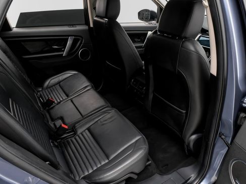 Used 2021 Land Rover Discovery Sport SE image 31
