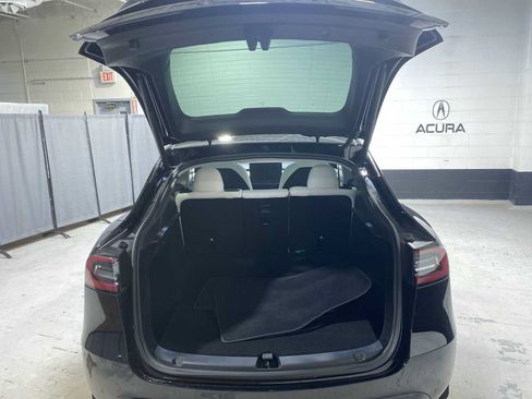 Used 2023 Tesla Model Y Long Range AWD/4WD image 17