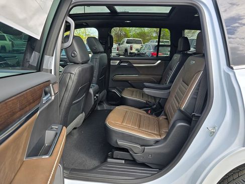 New 2026 GMC Acadia Denali Ultimate AWD/4WD image 25