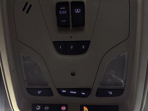 Used 2018 Chevrolet Impala Premier FWD image 32