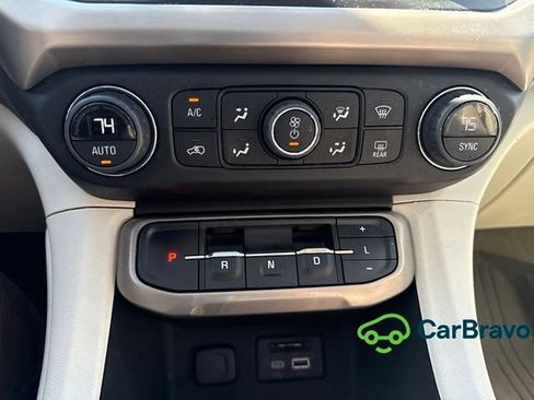 Used 2022 GMC Acadia Denali FWD image 20