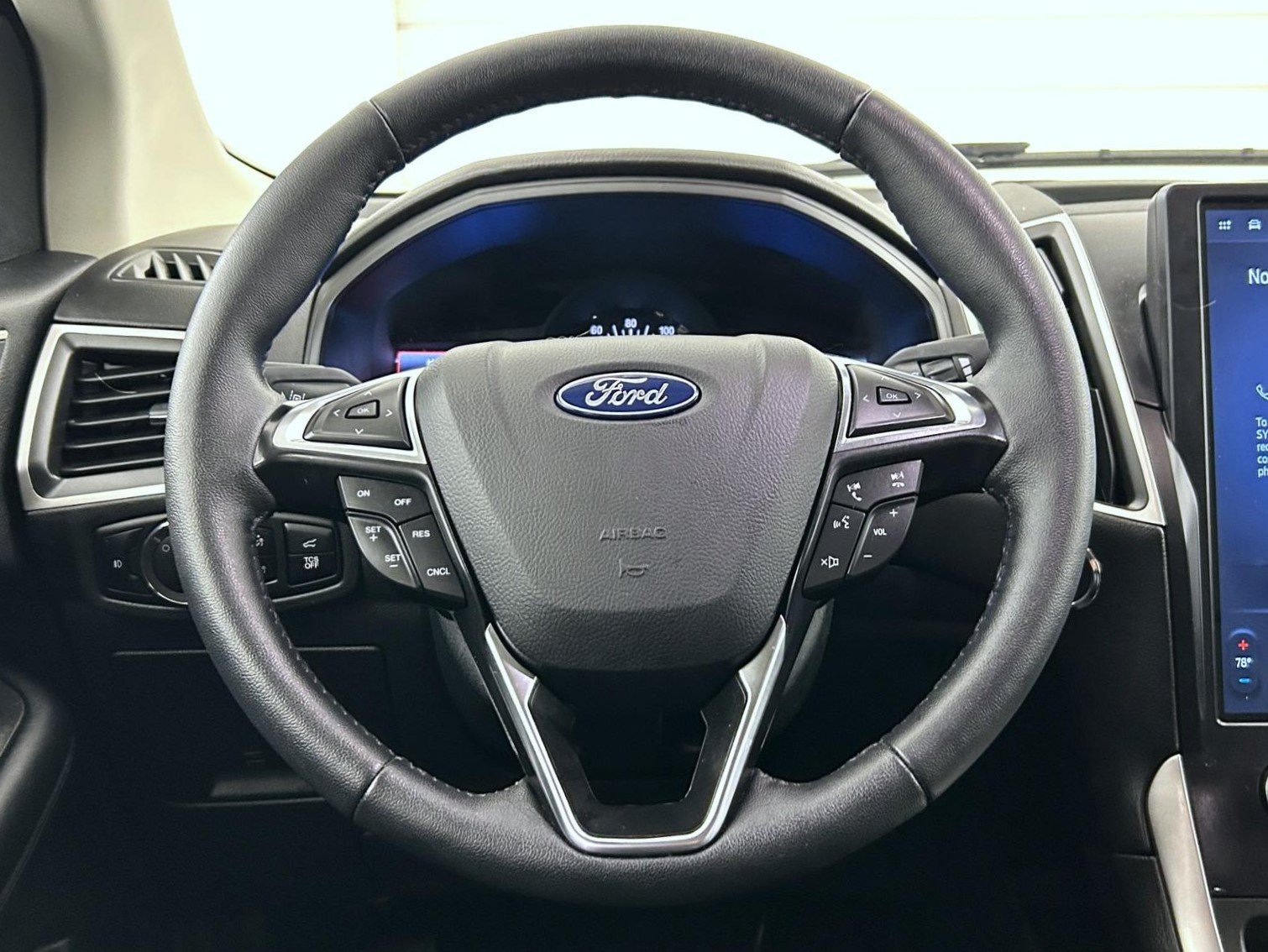 Used 2024 Ford Edge SEL w/ Convenience Package AWD/4WD image 11