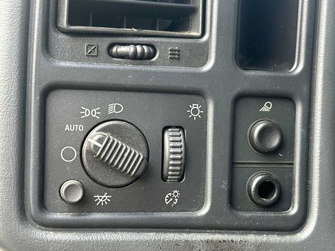 Used 2006 Chevrolet Avalanche LS RWD image 18