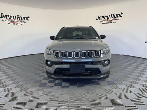 Used 2023 Jeep Compass Latitude w/ Sun and Sound Group image 7