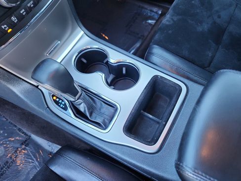 Used 2018 Jeep Grand Cherokee Altitude image 16