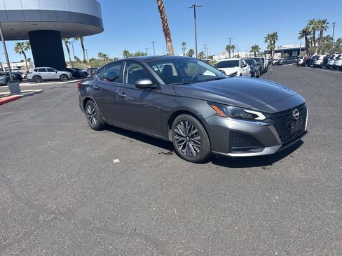 Used 2023 Nissan Altima 2.5 SV FWD image 5
