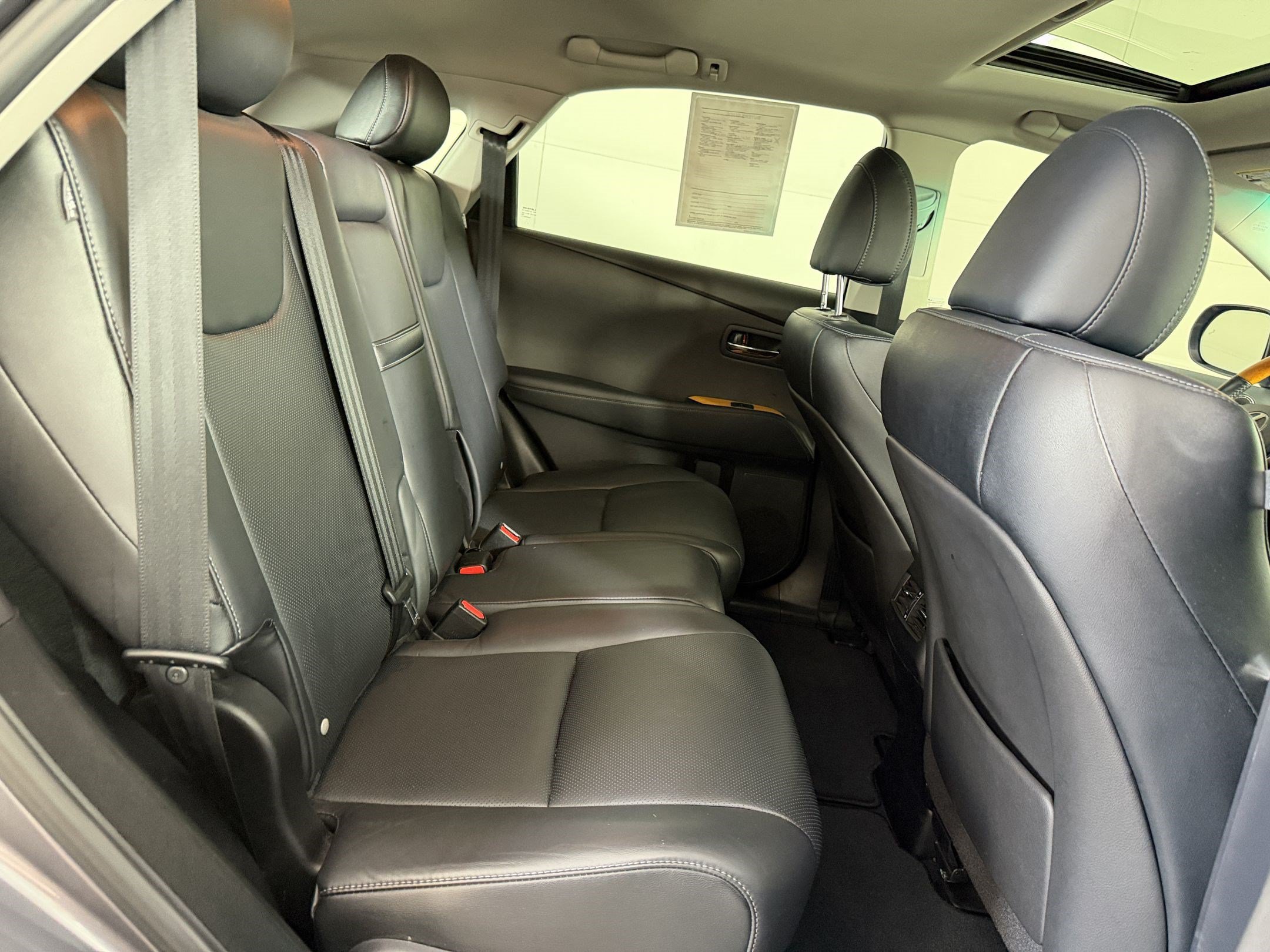 Used 2015 Lexus RX 450h AWD image 31