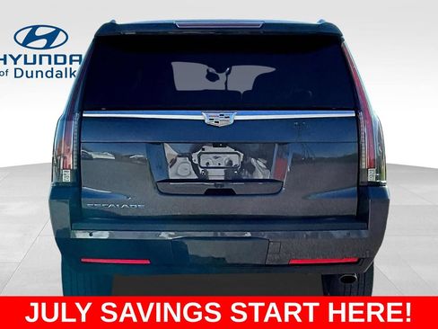 Used 2018 Cadillac Escalade ESV Luxury AWD/4WD image 7