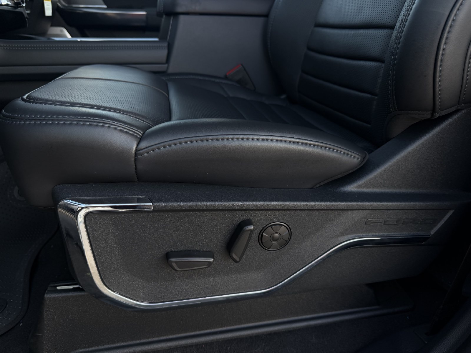 New 2027 Ford F250 Platinum AWD/4WD image 24