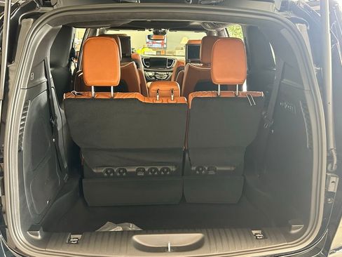 New 2026 Chrysler Pacifica Pinnacle AWD/4WD image 14