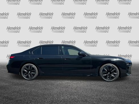 Used 2025 BMW 740i w/ Premium Package RWD image 3