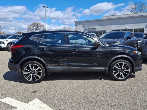 Used 2019 Nissan Rogue Sport SL w/ Premium Package image 9