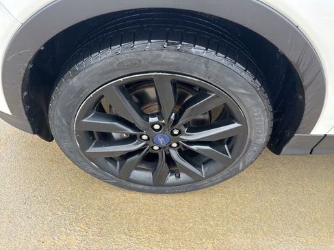 Used 2017 Ford Escape Titanium image 10