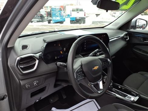 Used 2024 Chevrolet TrailBlazer LT w/ LT Cold Weather Package image 17