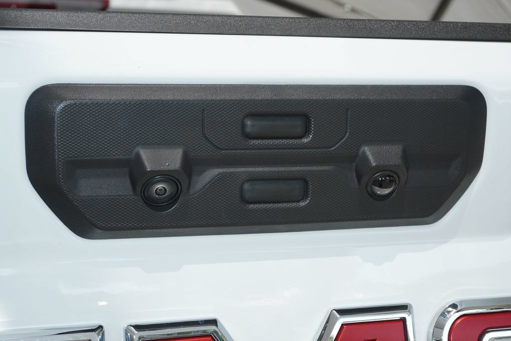 Used 2025 GMC Sierra 2500 AT4X AWD/4WD image 32