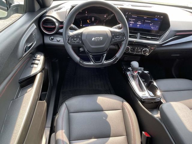 Certified 2024 Chevrolet Trax RS w/ Sunroof Package FWD image 12
