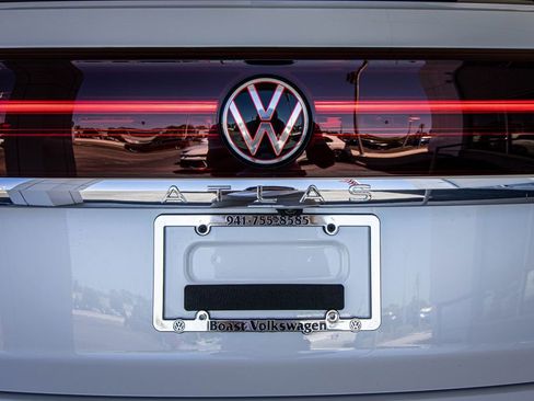 New 2026 Volkswagen Atlas Cross Sport SEL AWD/4WD image 18