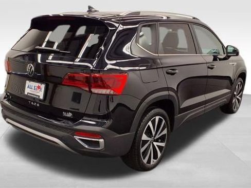 Used 2024 Volkswagen Taos SE image 7