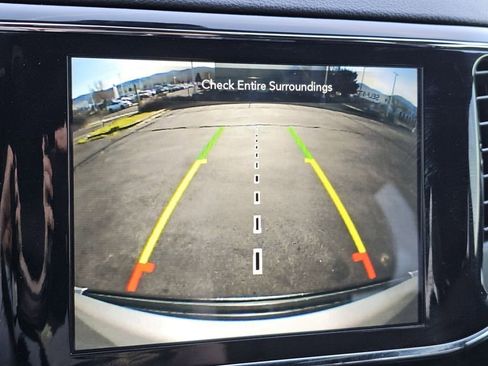 Used 2021 Jeep Grand Cherokee Laredo X image 11