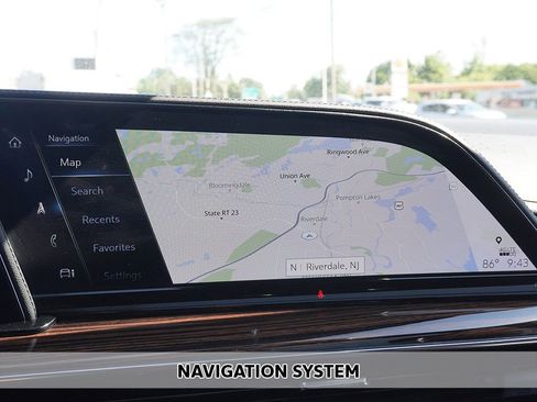 Used 2023 Cadillac Escalade Premium Luxury AWD/4WD image 3
