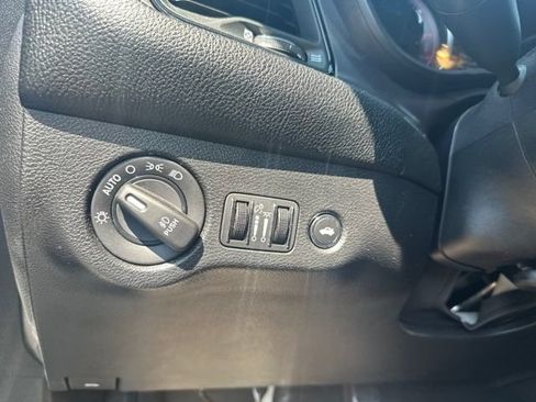Used 2019 Dodge Challenger R/T Scat Pack w/ Scat Pack Stripe RWD image 27