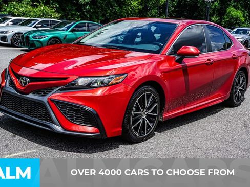 Used 2022 Toyota Camry SE w/ Convenience Package FWD image 3