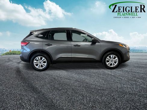 Used 2022 Ford Escape S image 11