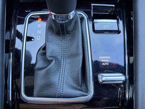 Used 2024 Jeep Compass Limited image 31