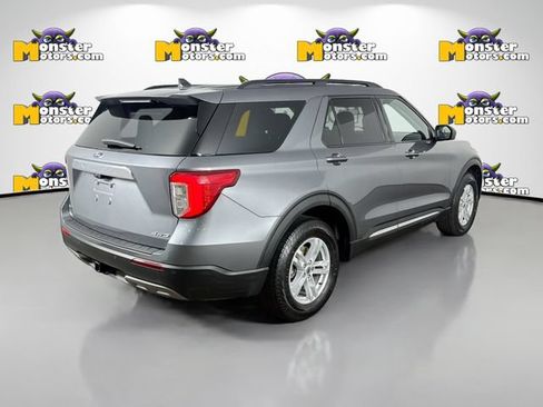 Used 2022 Ford Explorer XLT w/ Equipment Group 202A AWD/4WD image 5