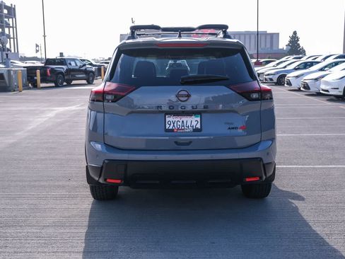 Used 2026 Nissan Rogue SV AWD/4WD image 5