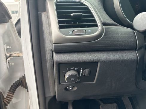 Used 2020 Jeep Grand Cherokee Altitude AWD/4WD image 18