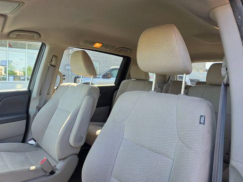 Used 2011 Honda Odyssey LX image 23