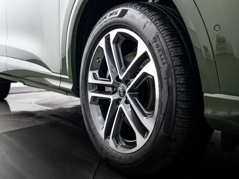 New 2025 Audi Q5 Premium Plus image 22