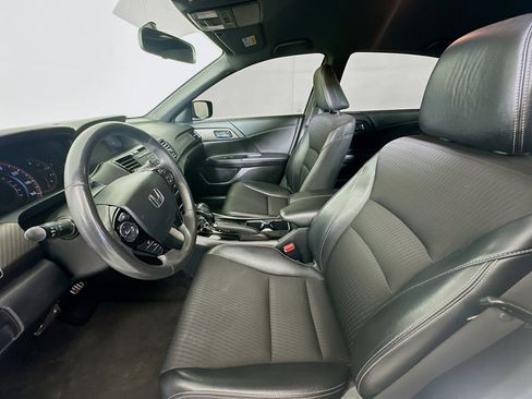 Used 2017 Honda Accord Sport image 13