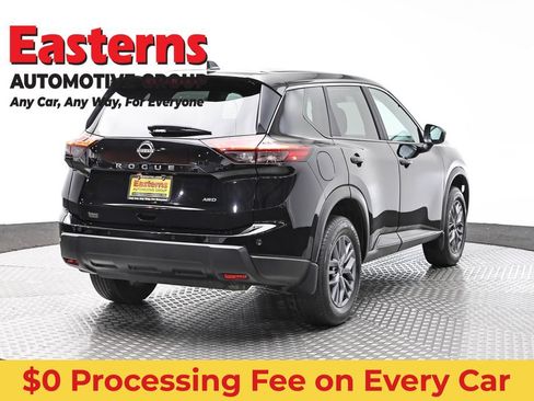 Used 2024 Nissan Rogue S AWD/4WD image 5