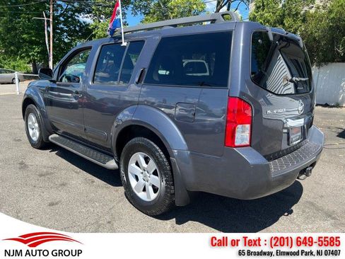 Used 2010 Nissan Pathfinder SE AWD/4WD image 8