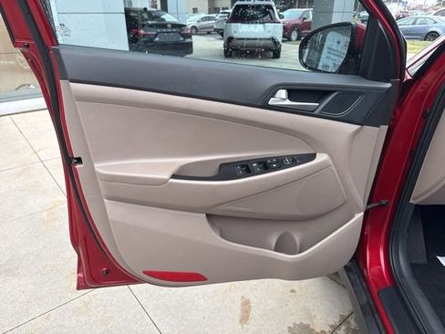 Used 2021 Hyundai Tucson SE image 23