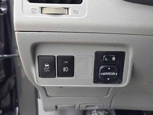 Used 2013 Toyota Corolla L FWD image 23