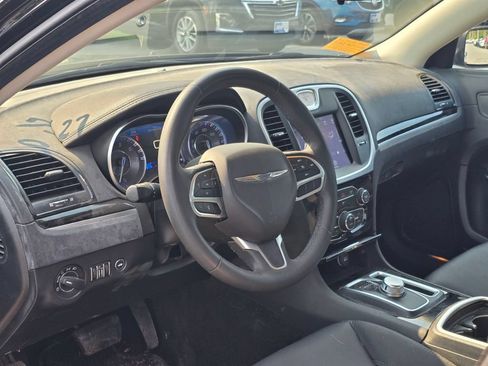 Used 2023 Chrysler 300 Touring RWD image 12