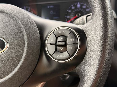 Used 2020 Kia Soul LX FWD image 16
