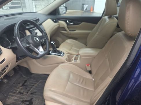 Used 2017 Nissan Rogue SL w/ SL Premium Package image 5