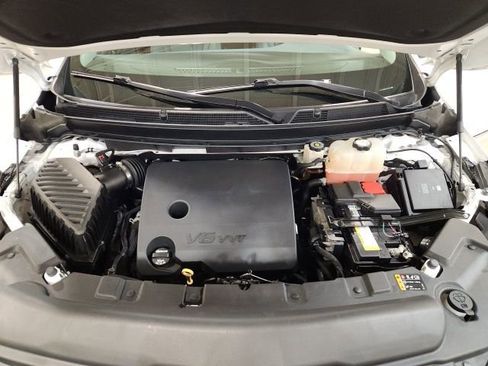 Used 2018 Buick Enclave Essence image 9